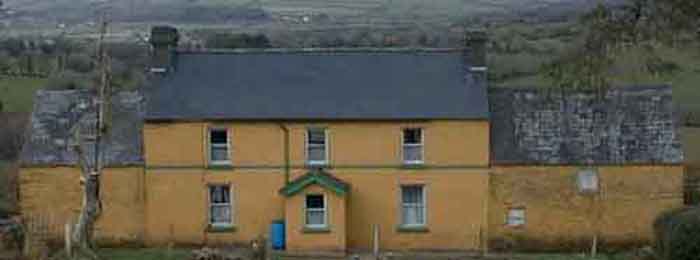 yellow house.jpg 15.3K